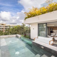 Stunning 2 bd Mistiq PH rooftop private pool