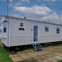 8 Berth Caravan For Hire At Manor Park Near To A Great Beach Ref 23041C