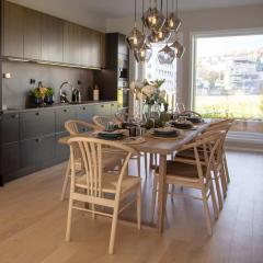 Chalet Arctica - Sea Front, Central and High End