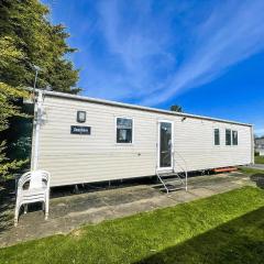 Lovely 6 Berth Caravan At Southview Holiday Park Ref 33002B