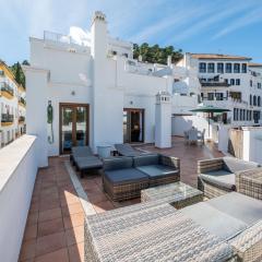 3 Bed Apartment In Benahavis