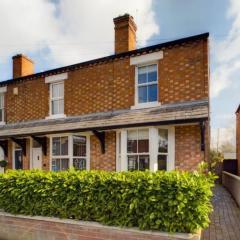 Cozy Victorian Cottage near town-pretty and modernised