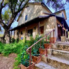 V700 Ranch Stays (Guesthouse)-A Tucked Away Gem