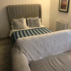 Nw2 Studio Flat mins to London