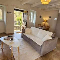 Maison la Doucette et son extérieur
