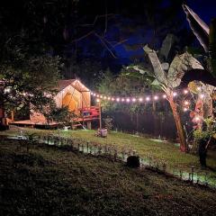 Glamping Colibrí, bosque vecino y vista a la montaña al mismo tiempo