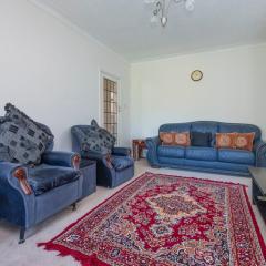 Lovely home in Ilford with parking