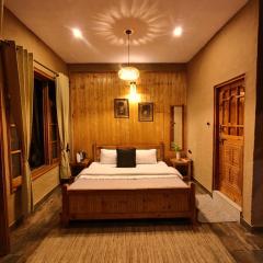 Doghari Chalets Jibhi by Himtrek Stays