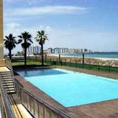 Beachfront penthouse in Residencial Dos Mares