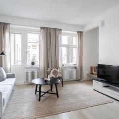 "PENTHOUSE" - Renovated 1BR Apt with Sauna & 60m2 Private Terrace