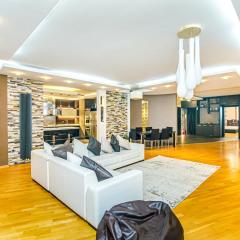 Near Marriot Courtyard 4 bedroom