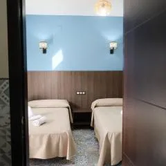 Hospedium DLJ Hostal La Paz Marmolejo Parking Gratis