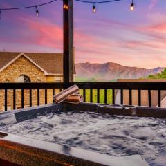 Eagle View Chalet 3BR 3BA - Gatlinburg Retreat - Scenic Mountain Views, Hot Tub, Game Room, Firepit, Foliage - Sleep 8