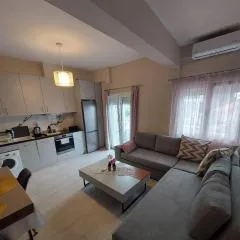 New, nice apartment, 50m from sea and from Center at Nea Irakleia