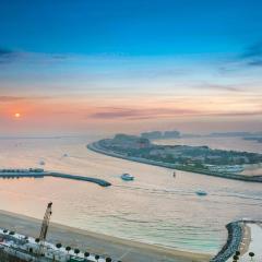 FIRST CLASS 1BR Stunning Marina & Palm View