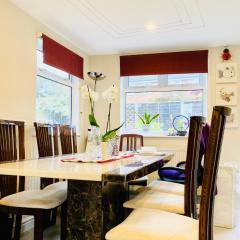 New-built En-suit room with Large TV Power shower