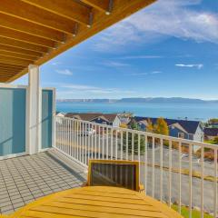 Spacious Garden City Townhome with Lake Views!