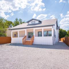 Inviting 4BR2BA Near Downtown Riverwalk