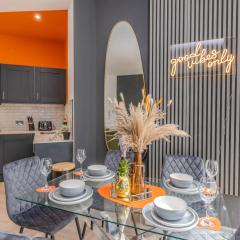 Beautiful Central Pad I Three Bedrooms I 2 Bathroom I Next to Brighton Beach I SLP 10