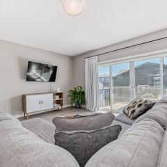 Bright Pet Friendly SE Calgary Home