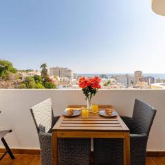 Gå nemt til Fuengirola strand, restauranter, butikker, padel og meget mere!