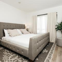 Ruby 2 BR apt in MiracleMile