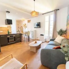Superbe appartement deux chambres, centre proche port