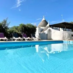 'Trullo della Luna' tipico casale in un uliveto, piscina esclusiva