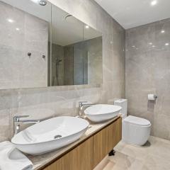 Waterfront 2-Bed Oasis - Pool Steam Jacuzzi Gym