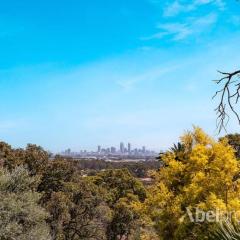 Hillside Retreat- Your Tranquil Home Away