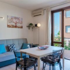 Adele's House - con terrazza, piscina e WiFi