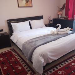 Bora Home Albania me vetshërbim 24 orë pranë Liqenit