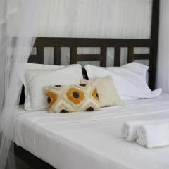 Amlou surf house Mirissa