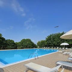 Wendy Apartment- Twobedroom & Pool & ParkPrivateFree & Sports