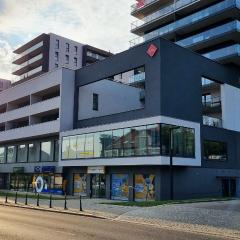 Q Apart Meta -1, 2 lub 3-pokojowe, klimatyzowane apartamenty przy Manufakturze z garażem lub parkingiem Gratis, FV
