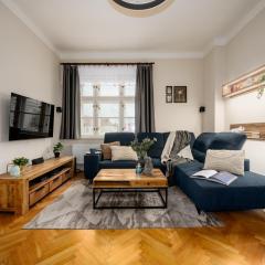 Prague Days - Family 2BDR Apt - AC - Darts - Netflix - Hip District