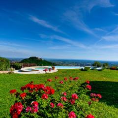 Casa Loretta, your luxurious getaway with stunning views