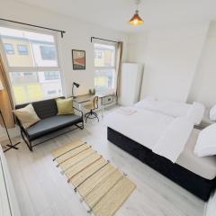 Leyton House - SleepyLodge