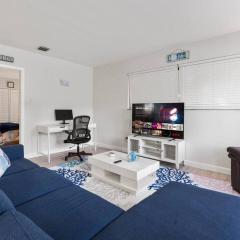 Beachside Parking - Las Olas, Airport, Port Evg