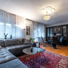 Spacious 3-BR Central Retreat