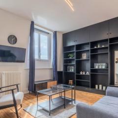 1 bedroom apartment near shops & metro