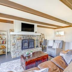 1 Mi to Skiing Cozy Townhome in Beech Mountain!