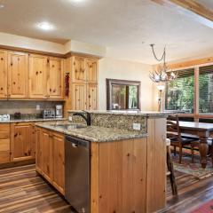 Glenfiddich Condo, Deer Valley Resort, Cozy Interiors, Private Patio, Private Hot Tub, Stunning View