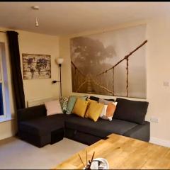 The Lakes Luxury 2 Bedroom Apartment Near Bluewater