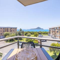 Commodore 6, 6 Intrepid Cl - water views, Air Con, Wi-Fi