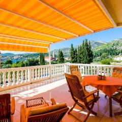 Two-Bedroom Apartment In Slano