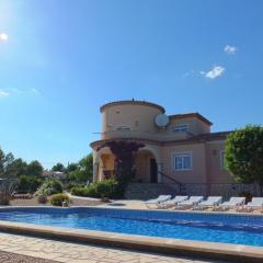 Villa Oasis WITH LARGE PRIVATE SWIMMING POOL