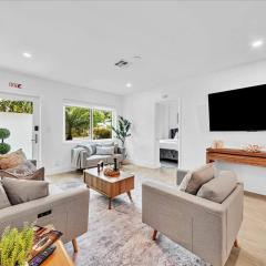 Sunny Days Getaway, 5BD Heated Pool Family Home!