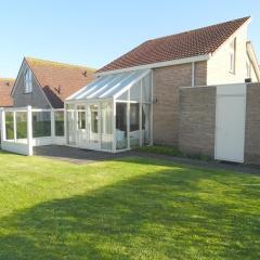 Bungalow in Breskens near Beach and Lighthouse