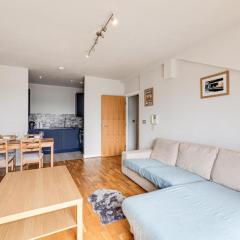 Large 2 Bed 2 Bath Central Manchester